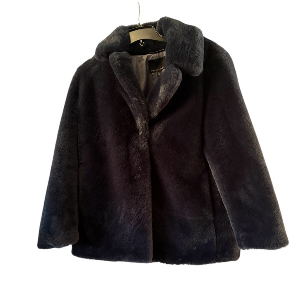 Short faux fur jacket